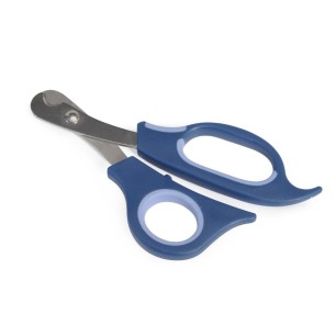 Nail clippers with steel blades